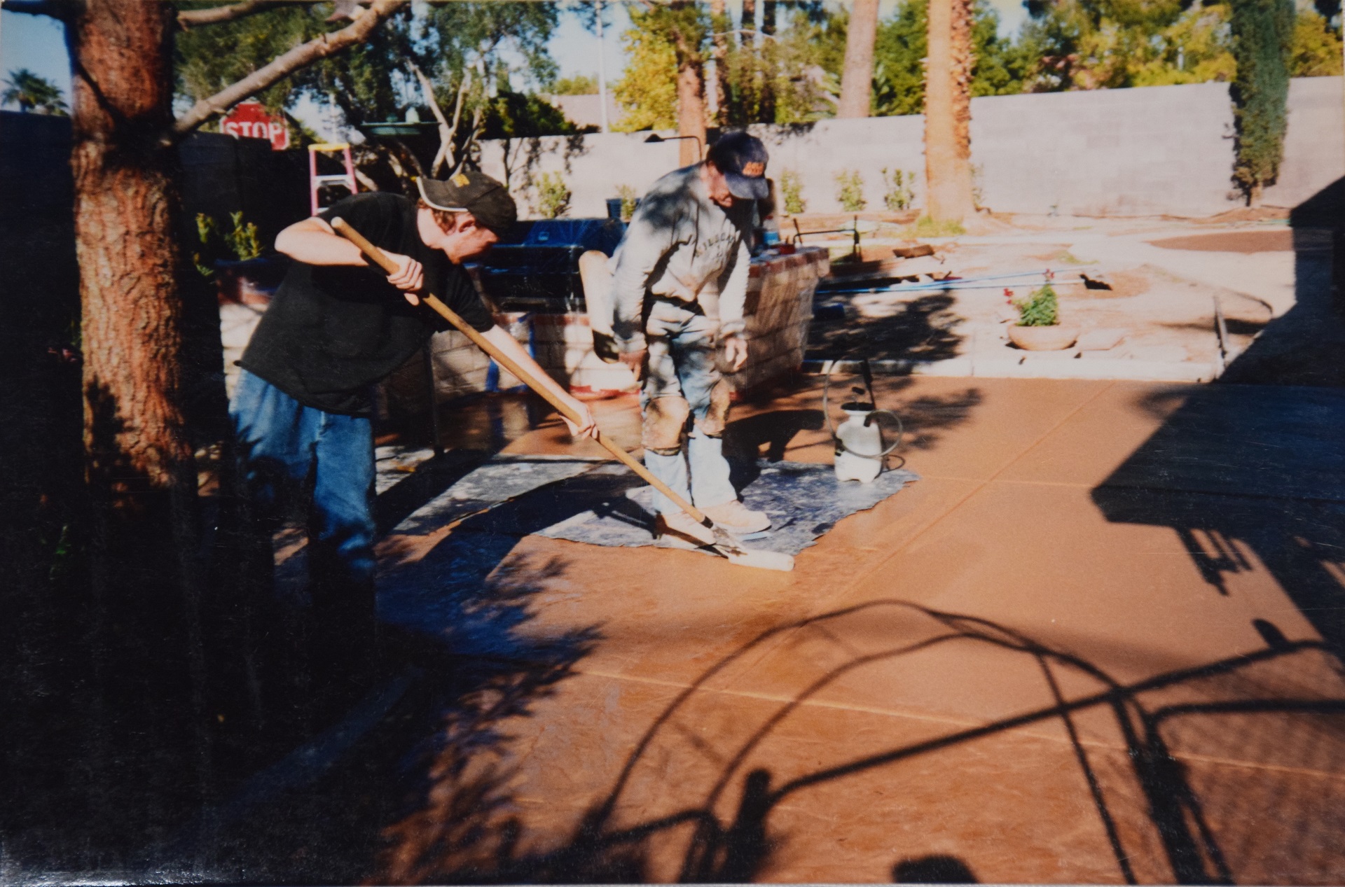 Stamped concrete patio with flagstone pattern